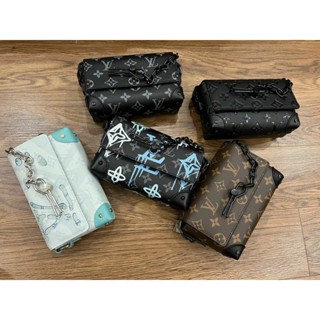 Túi đeo chéo đựng điện thoại nam nữ unisex Academy Steamer 2 box nam châm L.V size 18 super đen trơn Smano bags hoả tốc