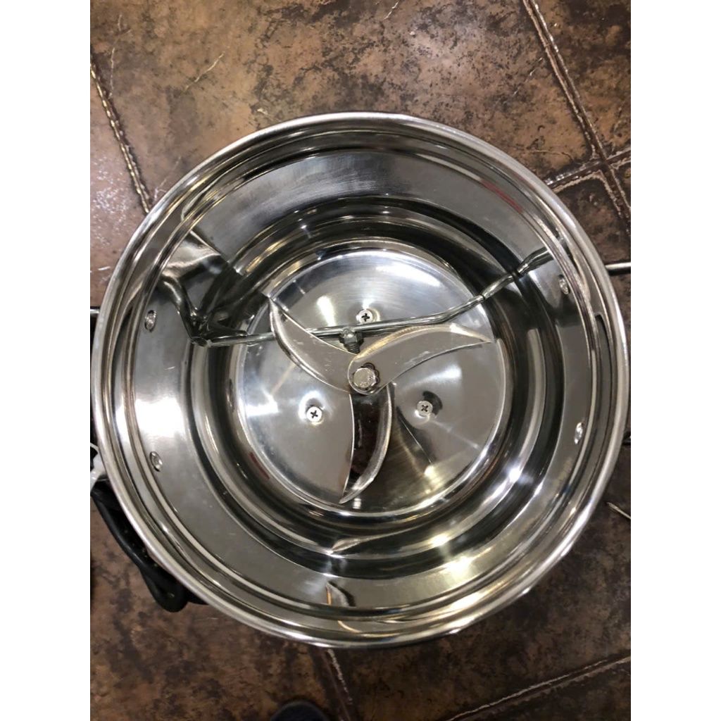 Máy Xay Giò Chả Còn Xay Cua, Tôm....Các Loại Thực Phẩm Chế Biến Ớt, Tỏi, Tiêu...