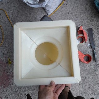 Khuôn đúc quả bóng, trang trí trụ rào, đầu cột đường kính bóng 20cm đế vuông 21cm chất liệu nhựa abs
