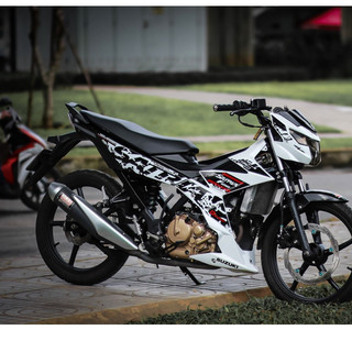 Tem rời satria trắng đen