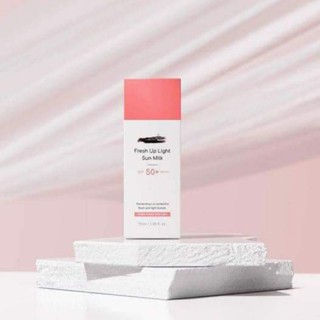  Kem Chống Nắng Dạng Sữa Nâng Tone Pea 55ml 