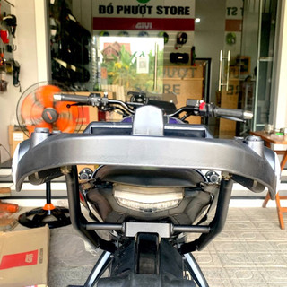 Baga Givi SRV của xe MT15