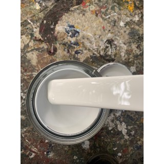 Sơn trắng sứ xe tải Thaco gồm 1L sơn và 0.5L đông cứng