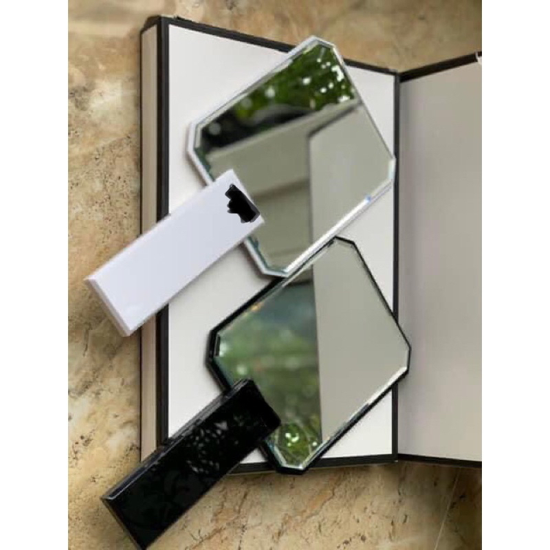 Gương cầm tay