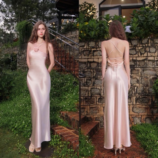 Đầm Lụa Cổ Yếm Hở Lưng Cao Cấp - Váy Lụa Cổ Yếm Hở Lưng Tôn Dáng Sang Chảnh