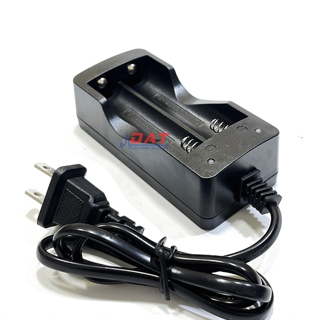 Bộ Sạc 2 Pin 18650 3.7V 4.2V