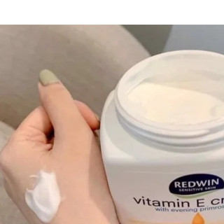Kem dưỡng ẩm VITAMIN E Redwin Cream (hũ 300gr) Úc