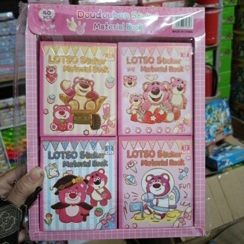 Sỉ 40 quyển dán sticker gấu dâu quyển 12 trang hàng mới về ( tiệm nhà Bo)