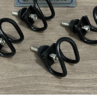 Móc treo xe máy Kiểu Vuông,Chữ U Inox sơn đen- 1 cái