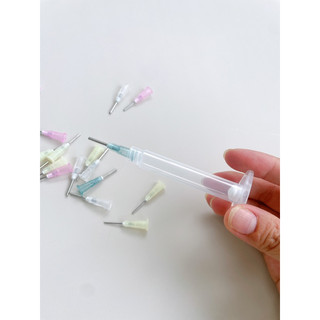 Dụng cụ đục lỗ núm ti