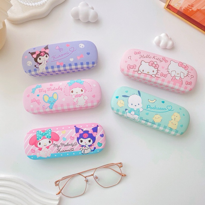 Hộp đựng mắt kính Hello Kitty