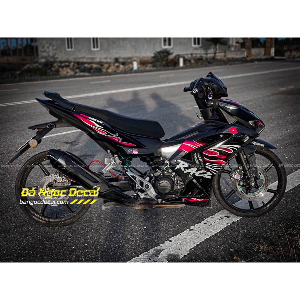 TEM DÁN LỬA RS150R XE WINNER X V3 MÀU ĐEN ĐỎ