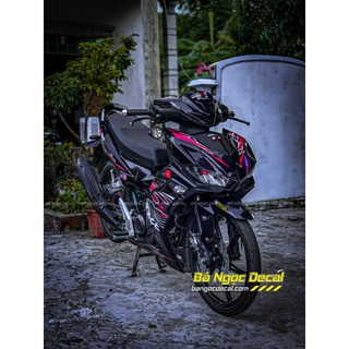 TEM DÁN LỬA RS150R XE WINNER X V3 MÀU ĐEN ĐỎ