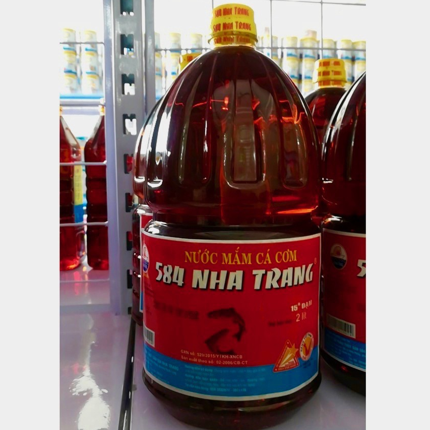 [GIẢM 10K ĐƠN 99K] Nước mắm 584 Nha Trang 15 độ đạm - Chai 2 lít