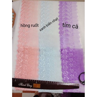 Ren chân hoa trang trí váy .