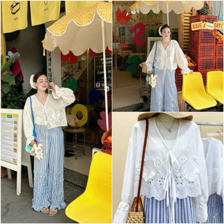 (Hàng may loại 1 + sẵn) Set áo xô ren trắng loe tay hoa nổi mix quần sọc xanh