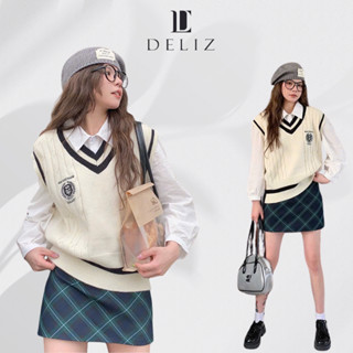 Áo len gile nữ vặn thừng thêu huy hiệu học sinh DELIZ phong cách hàn quốc màu trắng, xanh cổ V