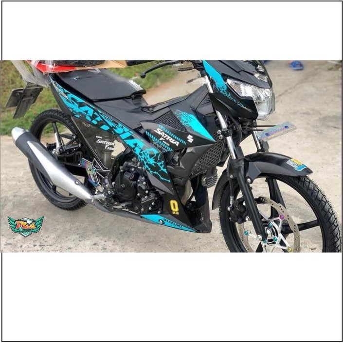 Tem Satria Xanh lục bảo , Xe đen (V)