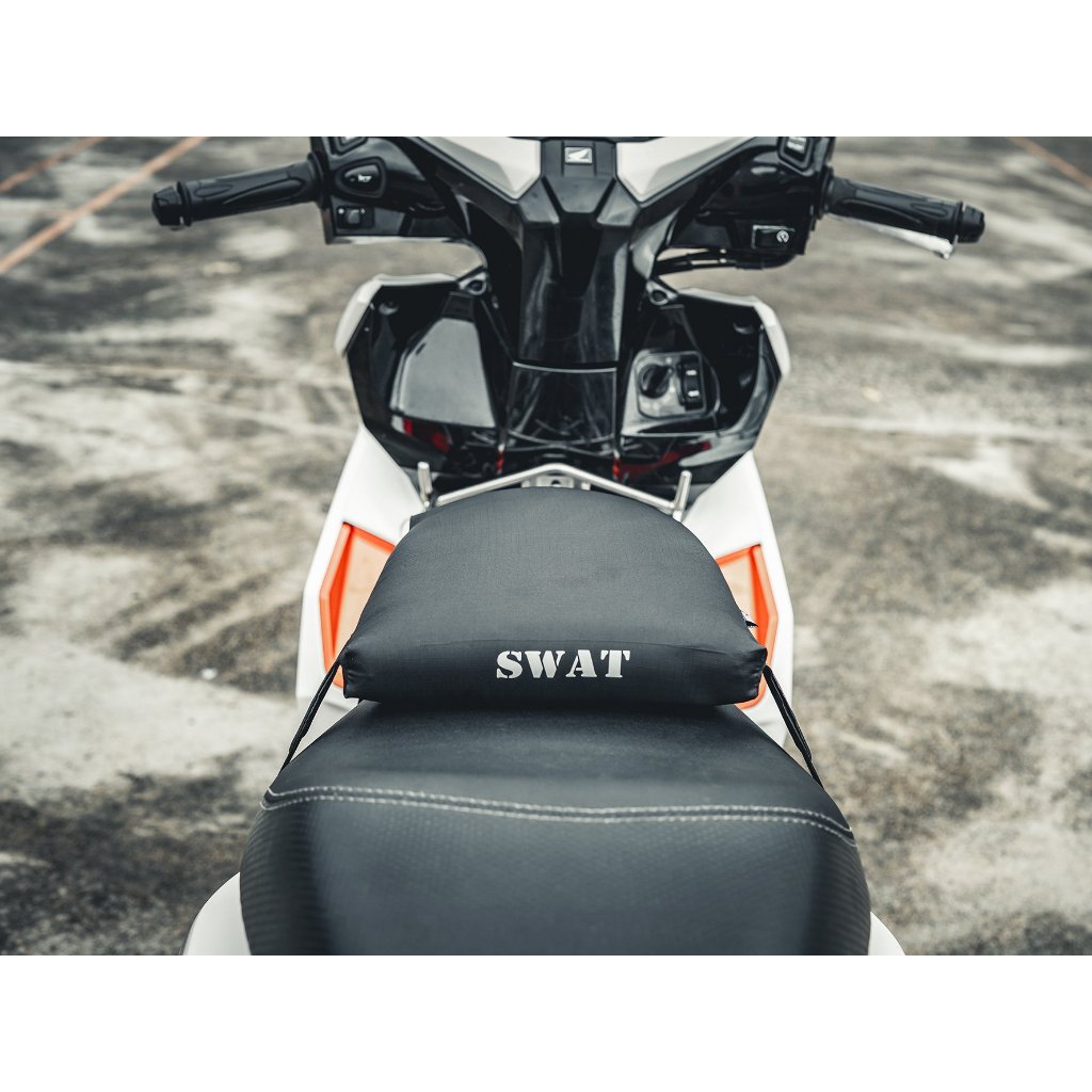 Lót yên xe chống ê mông - Đệm lót yên xe máy chống nước Swat cao cấp cho giao hàng