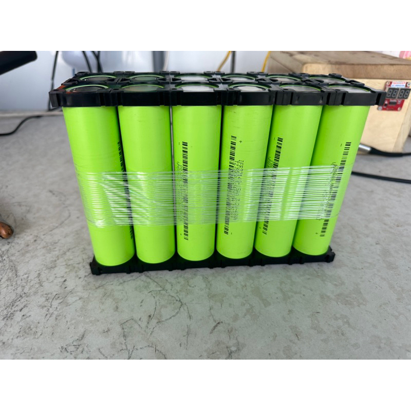 32140 3,2v15ah new nội trở dứi 1.9 kèm khung