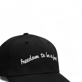 Nón lưỡi trai đen thêu chữ slogan Freedom to be a fool phong cách basic đơn giản form cứng nam nữ
