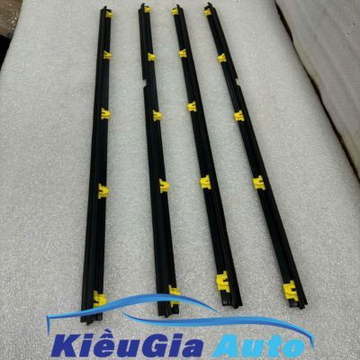 Nẹp chân kính ngoài Kia Pride CD5