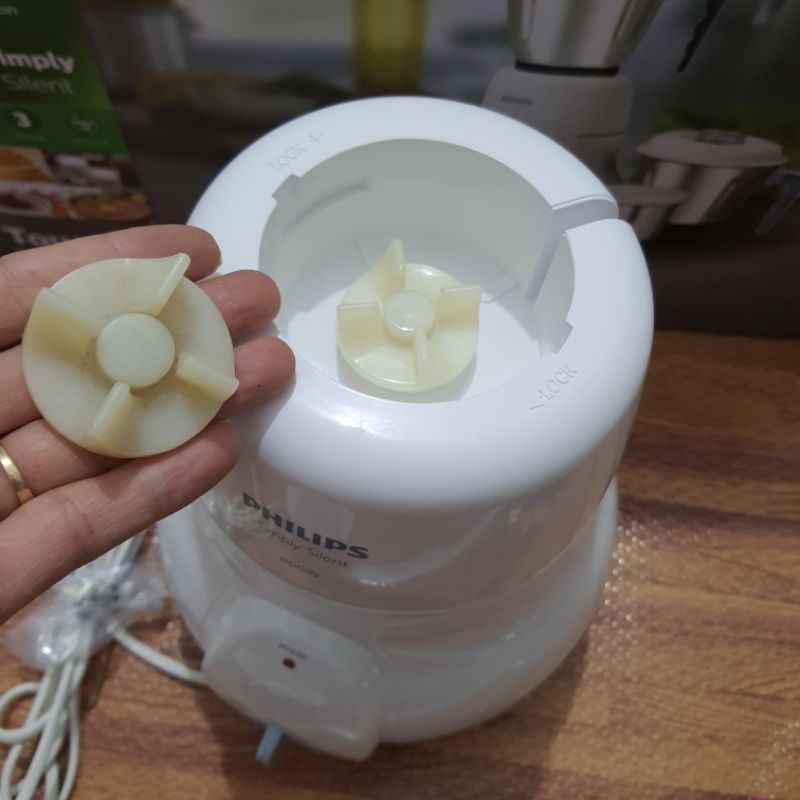 NHÔNG HOA KHẾ MÁY XAY SINH TỐ PHILIPS HL1643