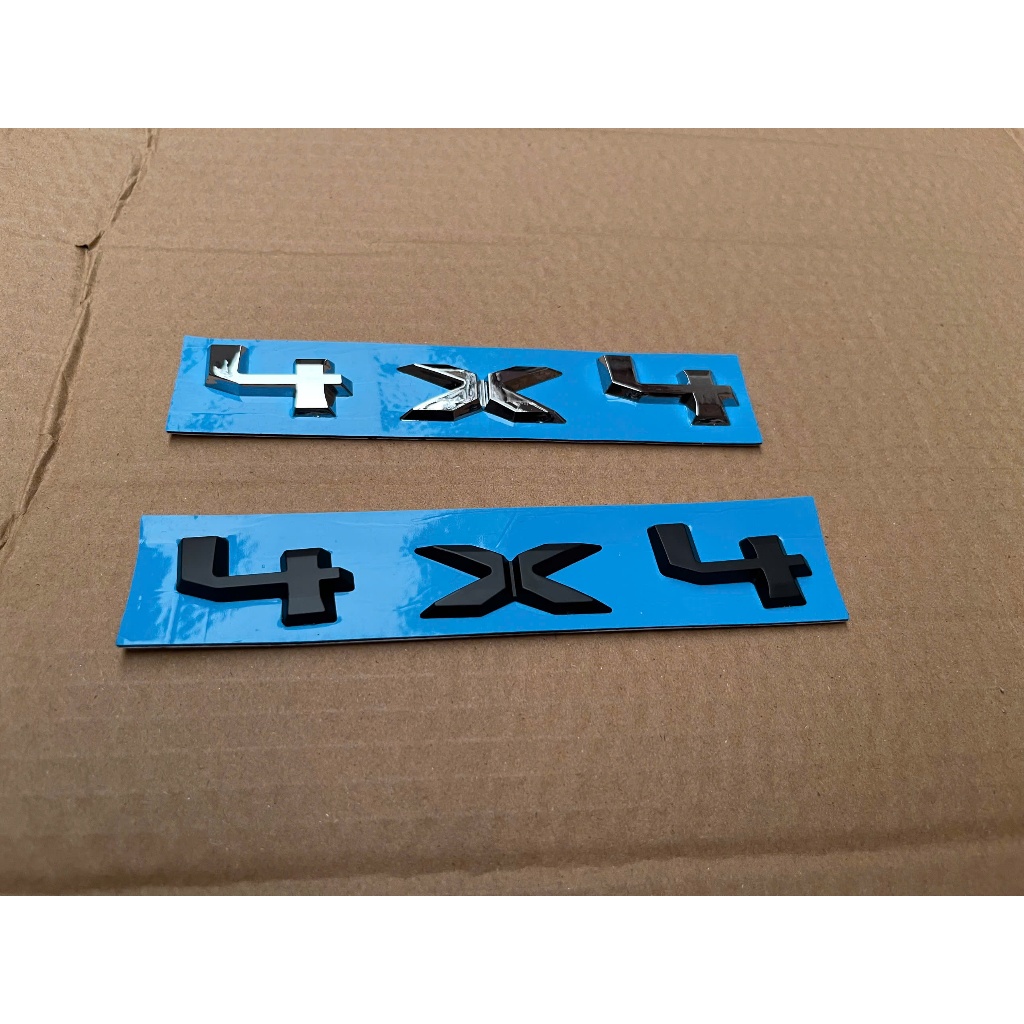 Chữ [logo] 4x4 dán sau xe Ford Ranger; Everest