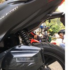 ỐP PÔ E SƠN CARBON CHO VARIO 2018
