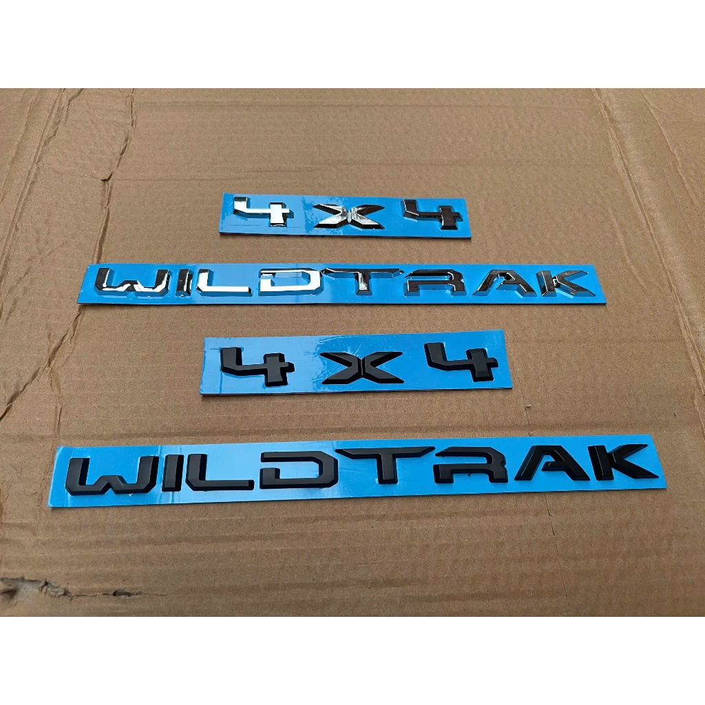 Chữ (logo) 4x4 WILDTRAK dán sau xe Ford Ranger