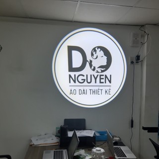 Đèn chiếu logo thương hiệu Tuấn Trí