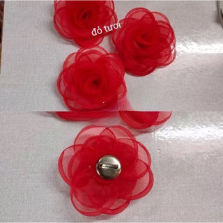 Hoa voan mỹ cài áo