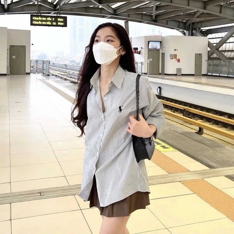 Sơ mi kẻ sọc thêu NGỰA form rộng dễ mix đồ style Hàn Quốc - Sơ Mi Kẻ Sọc thêu NGỰA
