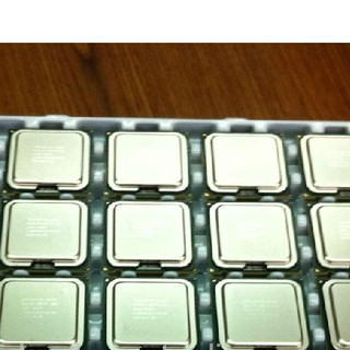 Combo CPU E8400 + TUÝP KEO TẢN NHIỆT