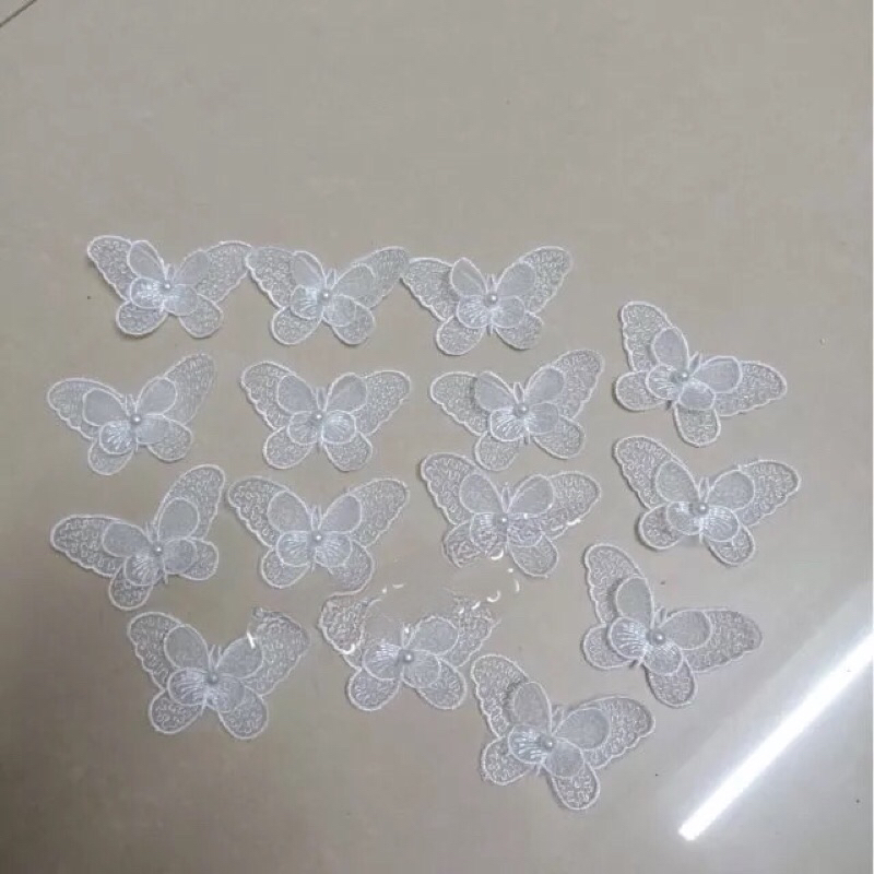 Bướm ren trang trí váy áo( sét 5 con)
