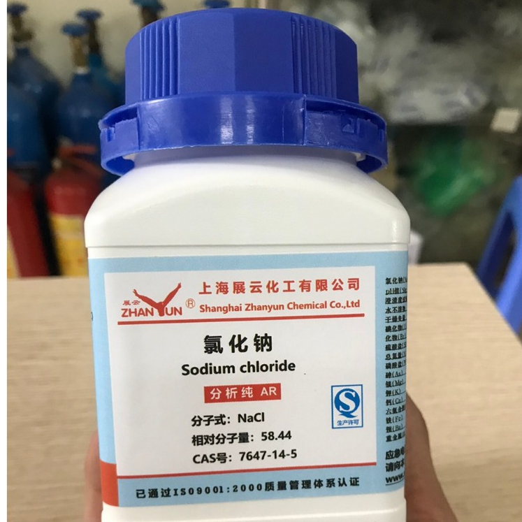 Sodium chloride NaCl tinh khiết phân tích thí nghiệm chai 500g Xilong hoặc Zhangyun