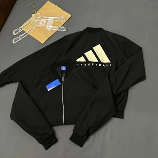 Áo khoác gió nam nữ Das trơn khoá zip in logo 3 sọc Basketball sau lưng phong cách đường phố