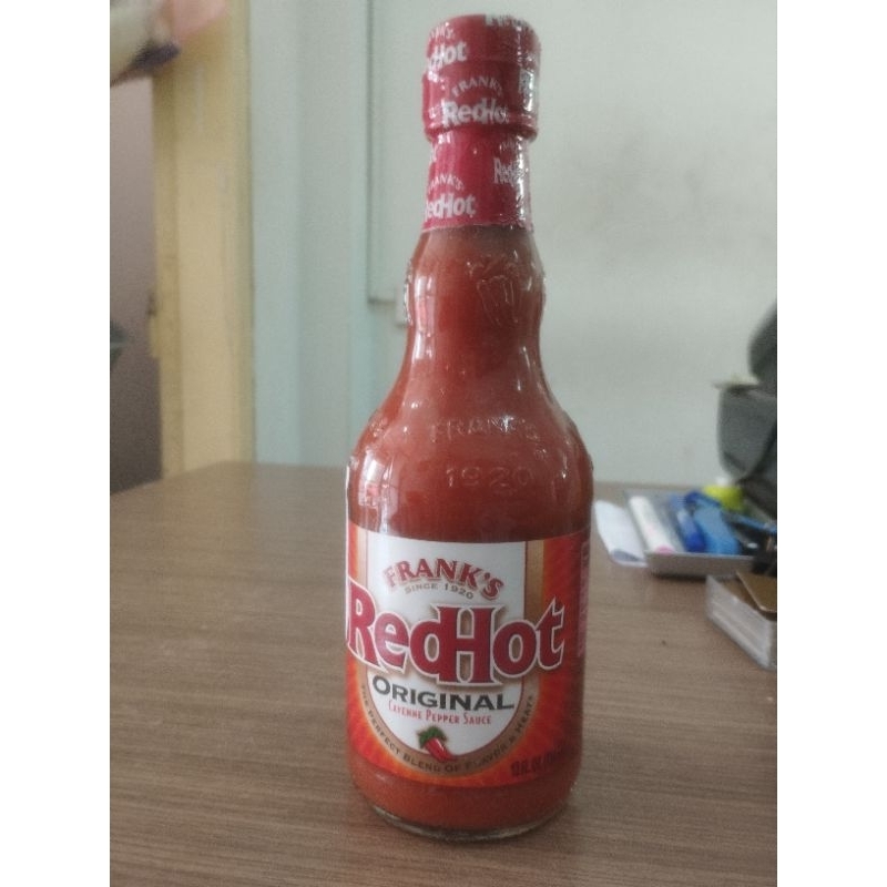 Sốt Ớt RedHot Original Cayenne Pepper Sauce hiệu Franks 354ml