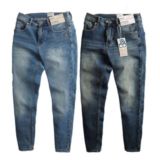 Quần Jean J&CO Form Slimfit Edward, chất vải denim không dày cũng không quá mỏng, co dãn thoải mái