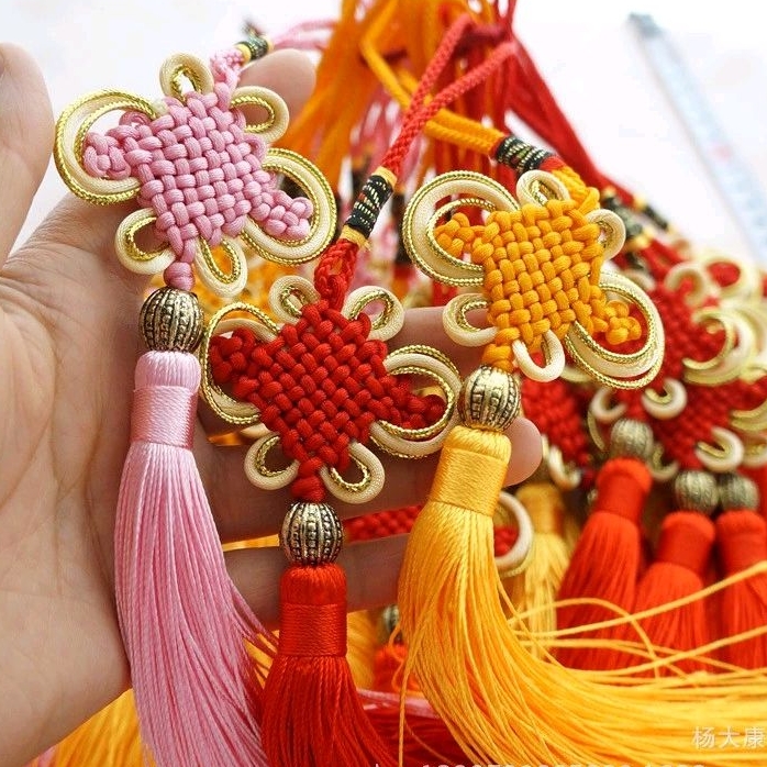 Tua rua trang trí, dây treo kim tuyến kết đồng tâm