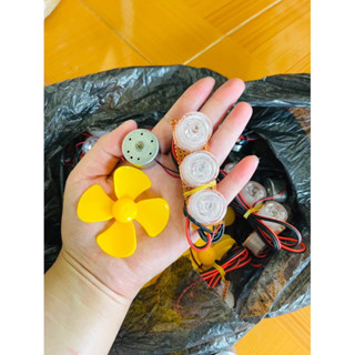 Đèn mô tơ, đèn quạt gió lắp diều (nháy 7 màu)