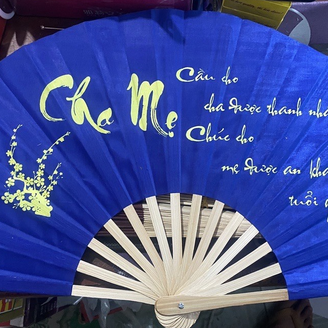 Quạt Lụa Vải Hoạ Tiết Sắc Màu Đẹp