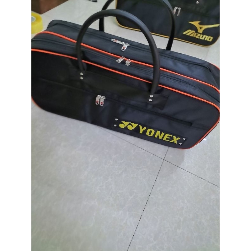 bao vợt Yonex vuông