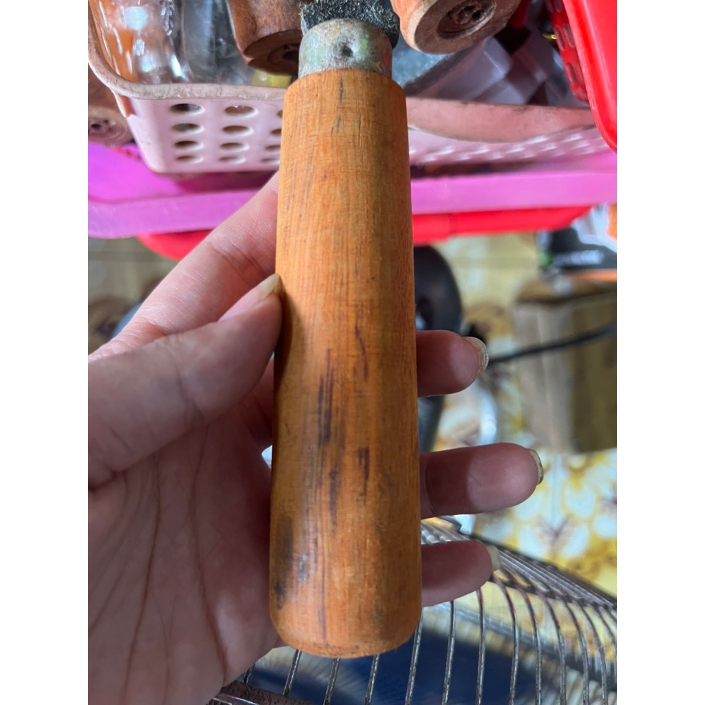 Chuôi Gỗ ,Tông Đục -giá 1c