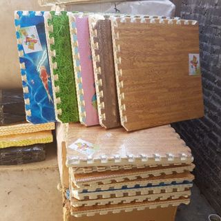 Thảm xốp ghép trải sàn Thảm lót nền SET 4 hoặc 6 Tấm kích thước 60x60cm/ tấm loại 1 tặng kèm viền rời che răng cưa