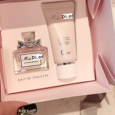 Gift Set Nước Hoa DI.OR và Dưỡng Thể Nước Hoa Mini