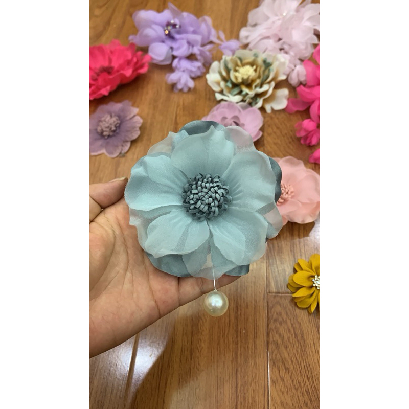 Hoa cài áo( chất voan lụa cao cấp)