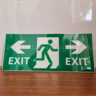 Biển báo dạ quang chỉ dẫn thoát hiểm exit dán tường