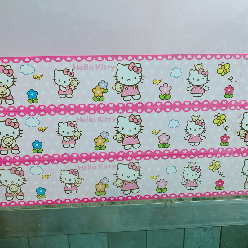 Dán viền tường trang trí Hello Kitty