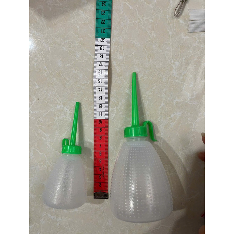 Vịt đựng dầu máy 70ml và 180ml, dày và bền
